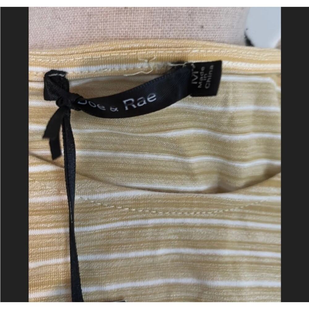 NWT Women's Doe And Roe Sleeveless Stretchy Blouse Size Medium - Picture 3 of 3